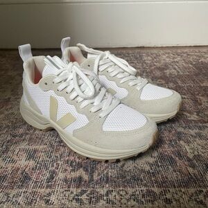 Veja Venturi White and Tan Sneakers